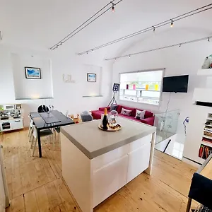 Holiday home Quirky Seaside Family Walk To The Waves!, Brighton