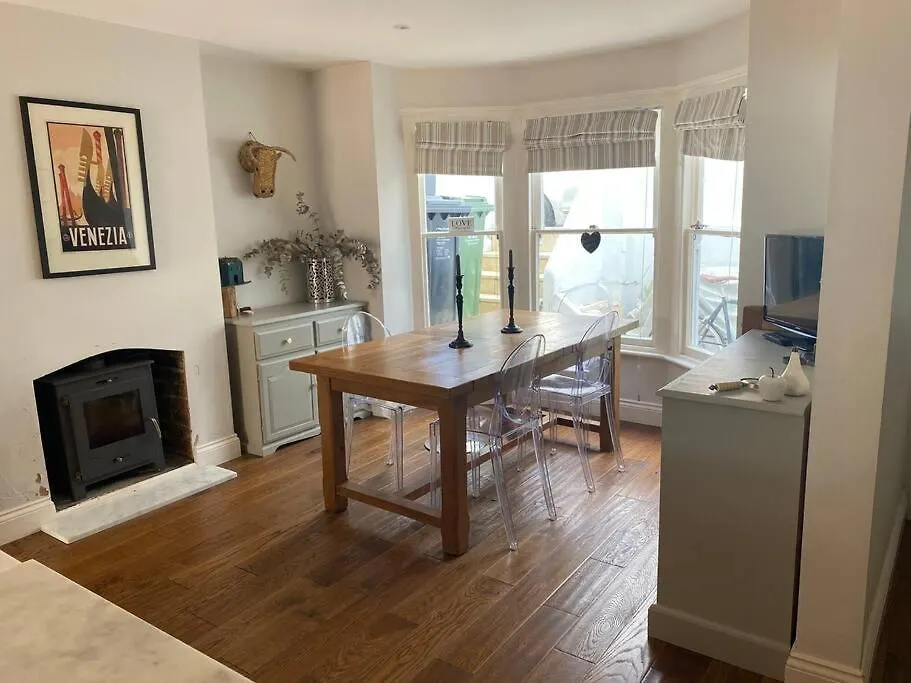 Poets Place - Lovely 4 Bedroom Townhouse With Garden Brighton Holiday home