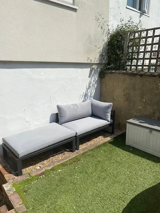 Poets Place - Lovely 4 Bedroom Townhouse With Garden Brighton